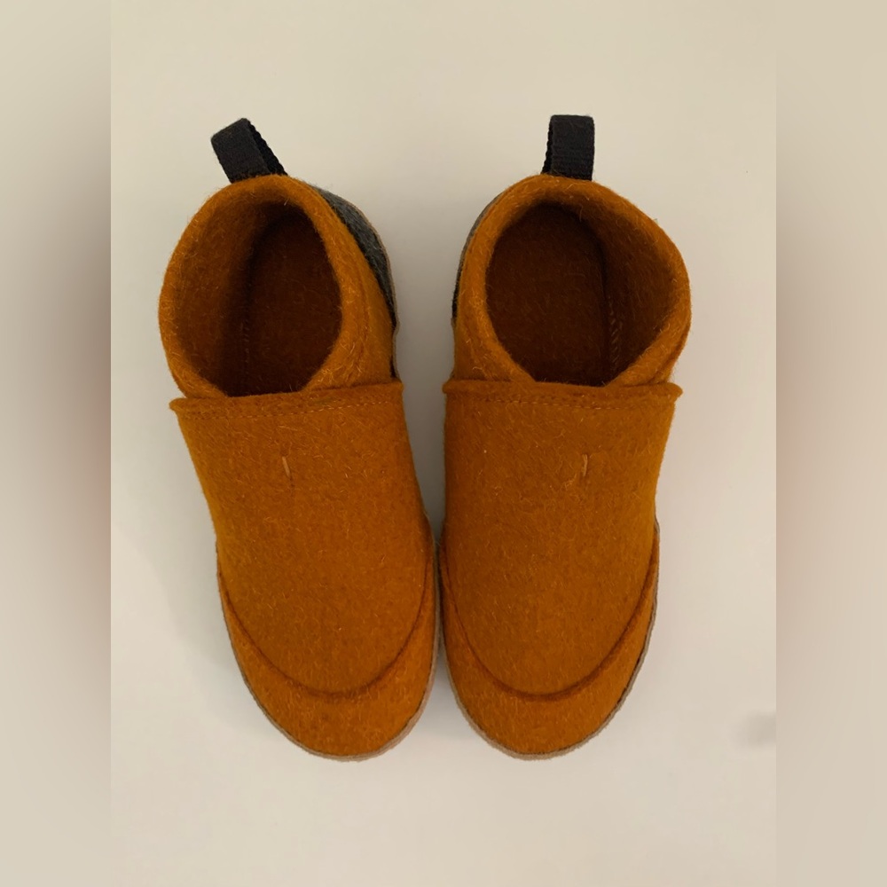 Kyrgies Tengries Walkabouts Orange Felted Wool Slippers Ladies Size 39 EU